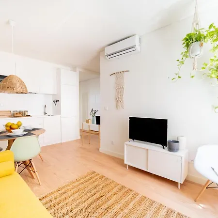 Monsanto Hill House - No. 565 1d דירה